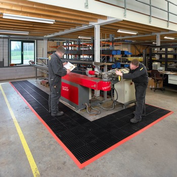 Oilzone Custom Safety and Anti Fatigue Mat